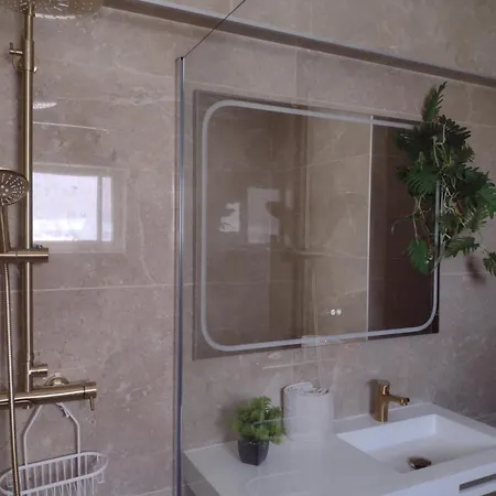 Nightingale * Albufeira